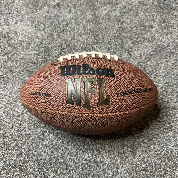 Wilson NFL Junior Touchdown Football WTF1694  Pre-Owned Condition - Picture 1 of 6